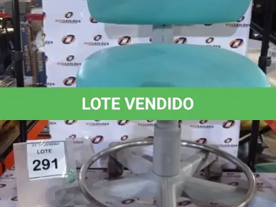 LOTE 291 - 01 CADEIRA MOCHO GIRATÓRIA. (NO ESTADO) ATENÇÃO! FAZER A VISITAÇÃO ANTES DE ARREMATAR, NÃO SABEMOS SE FUNCIONA, LEILÃO NÃO TEM GARANTIA E NEM DEVOLUÇÃO, SUJEITO A POSSÍVEIS AVARIAS VISÍVEIS/OCULTAS E/OU AUSÊNCIA DE COMPONENTES.