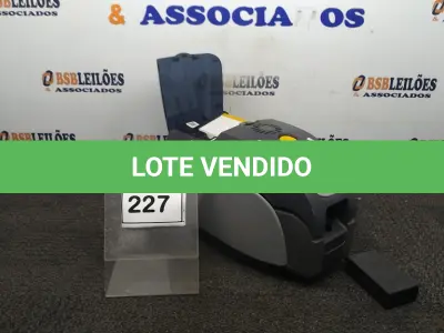 LOTE 227 - 01 IMPRESSORA DE CRACHÁ MARCA ZEBRA. (NO ESTADO) ATENÇÃO! FAZER A VISITAÇÃO ANTES DE ARREMATAR, NÃO SABEMOS SE FUNCIONA, LEILÃO NÃO TEM GARANTIA E NEM DEVOLUÇÃO, SUJEITO A POSSÍVEIS AVARIAS VISÍVEIS/OCULTAS E/OU AUSÊNCIA DE COMPONENTES.