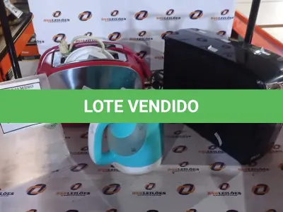 LOTE 285 - 01 CHALEIRA ELÉTRICA MARCA CADENCE, 01 TORRADEIRA MARCA PHILCO E 01 NOBREAK MARCA SMS. (NO ESTADO) ATENÇÃO! FAZER A VISITAÇÃO ANTES DE ARREMATAR, NÃO SABEMOS SE FUNCIONA, LEILÃO NÃO TEM GARANTIA E NEM DEVOLUÇÃO, SUJEITO A POSSÍVEIS AVARIAS VISÍVEIS/OCULTAS E/OU AUSÊNCIA DE COMPONENTES.