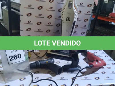 LOTE 260 - 01 FURADEIRA, 02 PARAFUSADEIRAS E 01 ASPIRADOR DE PÓ. (NO ESTADO) ATENÇÃO! FAZER A VISITAÇÃO ANTES DE ARREMATAR, NÃO SABEMOS SE FUNCIONA, LEILÃO NÃO TEM GARANTIA E NEM DEVOLUÇÃO, SUJEITO A POSSÍVEIS AVARIAS VISÍVEIS/OCULTAS E/OU AUSÊNCIA DE COMPONENTES.