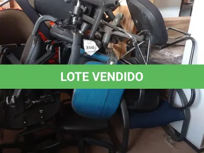LOTE 350 - 01 LOTE COM VÁRIAS CADEIRAS DE ESCRITÓRIO PARA RETIRADA DE PEÇAS. (NO ESTADO) ATENÇÃO! FAZER A VISITAÇÃO ANTES DE ARREMATAR, NÃO SABEMOS SE FUNCIONA, LEILÃO NÃO TEM GARANTIA E NEM DEVOLUÇÃO, SUJEITO A POSSÍVEIS AVARIAS VISÍVEIS/OCULTAS E/OU AUSÊNCIA DE COMPONENTES.