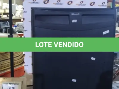 LOTE 261 - 01 FRIGOBAR MARCA DOMETIC. (NO ESTADO) ATENÇÃO! FAZER A VISITAÇÃO ANTES DE ARREMATAR, NÃO SABEMOS SE FUNCIONA, LEILÃO NÃO TEM GARANTIA E NEM DEVOLUÇÃO, SUJEITO A POSSÍVEIS AVARIAS VISÍVEIS/OCULTAS E/OU AUSÊNCIA DE COMPONENTES.