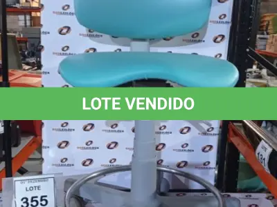 LOTE 355 - 01 CADEIRA MOCHO GIRATÓRIA. (NO ESTADO) ATENÇÃO! FAZER A VISITAÇÃO ANTES DE ARREMATAR, NÃO SABEMOS SE FUNCIONA, LEILÃO NÃO TEM GARANTIA E NEM DEVOLUÇÃO, SUJEITO A POSSÍVEIS AVARIAS VISÍVEIS/OCULTAS E/OU AUSÊNCIA DE COMPONENTES.