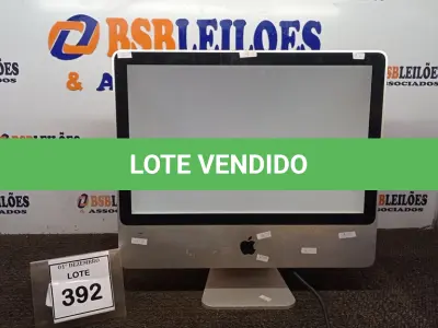 LOTE 392 - 01 IMAC APPLE. (NO ESTADO) ATENÇÃO! FAZER A VISITAÇÃO ANTES DE ARREMATAR, NÃO SABEMOS SE FUNCIONA, LEILÃO NÃO TEM GARANTIA E NEM DEVOLUÇÃO, SUJEITO A POSSÍVEIS AVARIAS VISÍVEIS/OCULTAS E/OU AUSÊNCIA DE COMPONENTES.