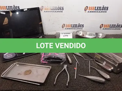 LOTE 190 - 01 CAIXA COM BANDEJAS CIRÚRGICAS E VÁRIAS FERRAMENTAS ODONTOLÓGICAS, 01 NOTEBOOK MARCA LENOVO E 01 PAR DE LUVAS PARA ACADEMIA. (NO ESTADO) ATENÇÃO! FAZER A VISITAÇÃO ANTES DE ARREMATAR, NÃO SABEMOS SE FUNCIONA, LEILÃO NÃO TEM GARANTIA E NEM DEVOLUÇÃO, SUJEITO A POSSÍVEIS AVARIAS VISÍVEIS/OCULTAS E/OU AUSÊNCIA DE COMPONENTES.