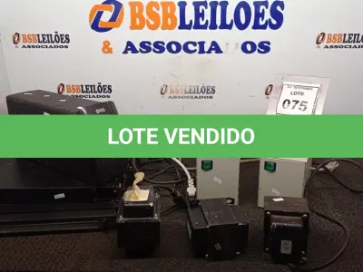 LOTE 075 - 01 PAINEL DE DISTRIBUIÇÃO DE FIBRA ÓTICA, 03 TRANSFORMADORES E 02 ESTABILIZADORES. (NO ESTADO) ATENÇÃO! FAZER A VISITAÇÃO ANTES DE ARREMATAR, NÃO SABEMOS SE FUNCIONA, LEILÃO NÃO TEM GARANTIA E NEM DEVOLUÇÃO, SUJEITO A POSSÍVEIS AVARIAS VISÍVEIS/OCULTAS E/OU AUSÊNCIA DE COMPONENTES.