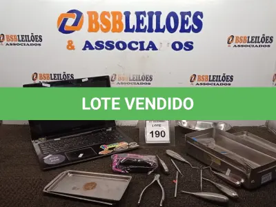 LOTE 190 - 01 CAIXA COM BANDEJAS CIRÚRGICAS E VÁRIAS FERRAMENTAS ODONTOLÓGICAS, 01 NOTEBOOK MARCA LENOVO E 01 PAR DE LUVAS PARA ACADEMIA. (NO ESTADO) ATENÇÃO! FAZER A VISITAÇÃO ANTES DE ARREMATAR, NÃO SABEMOS SE FUNCIONA, LEILÃO NÃO TEM GARANTIA E NEM DEVOLUÇÃO, SUJEITO A POSSÍVEIS AVARIAS VISÍVEIS/OCULTAS E/OU AUSÊNCIA DE COMPONENTES.
