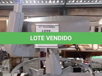 LOTE 380 - 01 CADEIRA MOCHO GIRATÓRIA. (NO ESTADO) ATENÇÃO! FAZER A VISITAÇÃO ANTES DE ARREMATAR, NÃO SABEMOS SE FUNCIONA, LEILÃO NÃO TEM GARANTIA E NEM DEVOLUÇÃO, SUJEITO A POSSÍVEIS AVARIAS VISÍVEIS/OCULTAS E/OU AUSÊNCIA DE COMPONENTES.