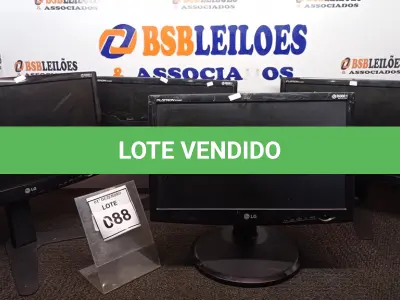 LOTE 088 - 04 MONITORES MARCA LG. (NO ESTADO) ATENÇÃO! FAZER A VISITAÇÃO ANTES DE ARREMATAR, NÃO SABEMOS SE FUNCIONA, LEILÃO NÃO TEM GARANTIA E NEM DEVOLUÇÃO, SUJEITO A POSSÍVEIS AVARIAS VISÍVEIS/OCULTAS E/OU AUSÊNCIA DE COMPONENTES.