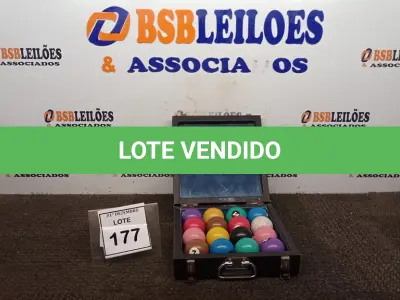 LOTE 177 - 01 MALETA COM 16 BOLAS DE SINUCA 54MM. (NO ESTADO) ATENÇÃO! FAZER A VISITAÇÃO ANTES DE ARREMATAR, NÃO SABEMOS SE FUNCIONA, LEILÃO NÃO TEM GARANTIA E NEM DEVOLUÇÃO, SUJEITO A POSSÍVEIS AVARIAS VISÍVEIS/OCULTAS E/OU AUSÊNCIA DE COMPONENTES.