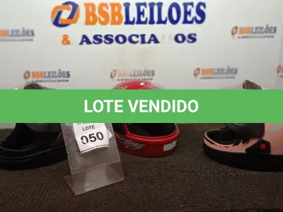 LOTE 050 - 03 CAPACETES. (NO ESTADO) ATENÇÃO! FAZER A VISITAÇÃO ANTES DE ARREMATAR, NÃO SABEMOS SE FUNCIONA, LEILÃO NÃO TEM GARANTIA E NEM DEVOLUÇÃO, SUJEITO A POSSÍVEIS AVARIAS VISÍVEIS/OCULTAS E/OU AUSÊNCIA DE COMPONENTES.