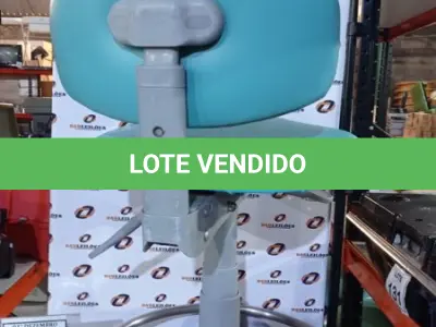 LOTE 355 - 01 CADEIRA MOCHO GIRATÓRIA. (NO ESTADO) ATENÇÃO! FAZER A VISITAÇÃO ANTES DE ARREMATAR, NÃO SABEMOS SE FUNCIONA, LEILÃO NÃO TEM GARANTIA E NEM DEVOLUÇÃO, SUJEITO A POSSÍVEIS AVARIAS VISÍVEIS/OCULTAS E/OU AUSÊNCIA DE COMPONENTES.