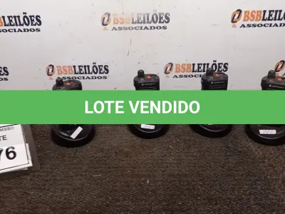 LOTE 176 - 04 RÁDIOS COMUNICADORES MARCA MOTOROLA. (NO ESTADO) ATENÇÃO! FAZER A VISITAÇÃO ANTES DE ARREMATAR, NÃO SABEMOS SE FUNCIONA, LEILÃO NÃO TEM GARANTIA E NEM DEVOLUÇÃO, SUJEITO A POSSÍVEIS AVARIAS VISÍVEIS/OCULTAS E/OU AUSÊNCIA DE COMPONENTES.