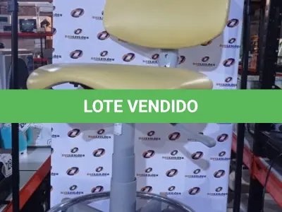 LOTE 346 - 01 CADEIRA MOCHO GIRATÓRIA. (NO ESTADO) ATENÇÃO! FAZER A VISITAÇÃO ANTES DE ARREMATAR, NÃO SABEMOS SE FUNCIONA, LEILÃO NÃO TEM GARANTIA E NEM DEVOLUÇÃO, SUJEITO A POSSÍVEIS AVARIAS VISÍVEIS/OCULTAS E/OU AUSÊNCIA DE COMPONENTES.
