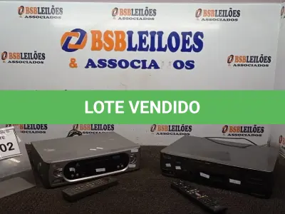LOTE 002 - 02 APARELHOS DE VÍDEO CASSETE MARCAS LG E PHILCO. (NO ESTADO) ATENÇÃO! FAZER A VISITAÇÃO ANTES DE ARREMATAR, NÃO SABEMOS SE FUNCIONA, LEILÃO NÃO TEM GARANTIA E NEM DEVOLUÇÃO, SUJEITO A POSSÍVEIS AVARIAS VISÍVEIS/OCULTAS E/OU AUSÊNCIA DE COMPONENTES.