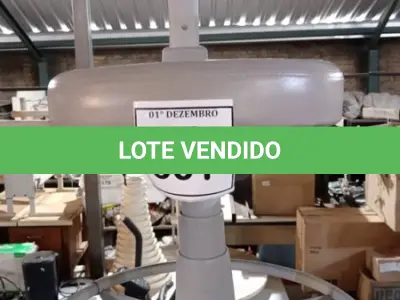 LOTE 361 - 01 CADEIRA MOCHO GIRATÓRIA. (NO ESTADO) ATENÇÃO! FAZER A VISITAÇÃO ANTES DE ARREMATAR, NÃO SABEMOS SE FUNCIONA, LEILÃO NÃO TEM GARANTIA E NEM DEVOLUÇÃO, SUJEITO A POSSÍVEIS AVARIAS VISÍVEIS/OCULTAS E/OU AUSÊNCIA DE COMPONENTES.