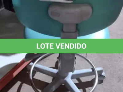 LOTE 344 - 01 CADEIRA MOCHO GIRATÓRIA. (NO ESTADO) ATENÇÃO! FAZER A VISITAÇÃO ANTES DE ARREMATAR, NÃO SABEMOS SE FUNCIONA, LEILÃO NÃO TEM GARANTIA E NEM DEVOLUÇÃO, SUJEITO A POSSÍVEIS AVARIAS VISÍVEIS/OCULTAS E/OU AUSÊNCIA DE COMPONENTES.