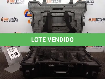LOTE 048 - 01 MALETA CASE. (NO ESTADO) ATENÇÃO! FAZER A VISITAÇÃO ANTES DE ARREMATAR, NÃO SABEMOS SE FUNCIONA, LEILÃO NÃO TEM GARANTIA E NEM DEVOLUÇÃO, SUJEITO A POSSÍVEIS AVARIAS VISÍVEIS/OCULTAS E/OU AUSÊNCIA DE COMPONENTES.