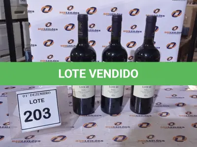 LOTE 203 - 03 GARRAFAS DE VINHO TINTO SECO FINO MALBEC LOTE 44 DE 750ML SAFRA 2020. (NO ESTADO) ATENÇÃO! FAZER A VISITAÇÃO ANTES DE ARREMATAR, NÃO SABEMOS SE FUNCIONA, LEILÃO NÃO TEM GARANTIA E NEM DEVOLUÇÃO, SUJEITO A POSSÍVEIS AVARIAS VISÍVEIS/OCULTAS E/OU AUSÊNCIA DE COMPONENTES.