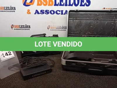 LOTE 142 - 01 FILMADORA MODELO AF X6 CCD MARCA PANASONIC COM CABOS E CASE. (NO ESTADO) ATENÇÃO! FAZER A VISITAÇÃO ANTES DE ARREMATAR, NÃO SABEMOS SE FUNCIONA, LEILÃO NÃO TEM GARANTIA E NEM DEVOLUÇÃO, SUJEITO A POSSÍVEIS AVARIAS VISÍVEIS/OCULTAS E/OU AUSÊNCIA DE COMPONENTES.