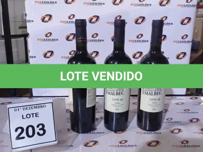 LOTE 203 - 03 GARRAFAS DE VINHO TINTO SECO FINO MALBEC LOTE 44 DE 750ML SAFRA 2020. (NO ESTADO) ATENÇÃO! FAZER A VISITAÇÃO ANTES DE ARREMATAR, NÃO SABEMOS SE FUNCIONA, LEILÃO NÃO TEM GARANTIA E NEM DEVOLUÇÃO, SUJEITO A POSSÍVEIS AVARIAS VISÍVEIS/OCULTAS E/OU AUSÊNCIA DE COMPONENTES.