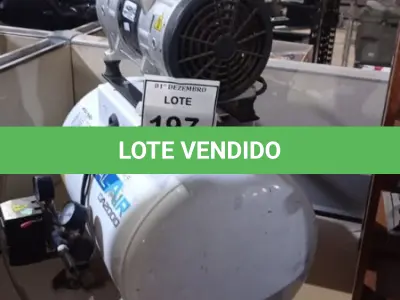 LOTE 197 - 01 COMPRESSOR DE AR ODONTOLÓGICO 110V. (NO ESTADO) ATENÇÃO! FAZER A VISITAÇÃO ANTES DE ARREMATAR, NÃO SABEMOS SE FUNCIONA, LEILÃO NÃO TEM GARANTIA E NEM DEVOLUÇÃO, SUJEITO A POSSÍVEIS AVARIAS VISÍVEIS/OCULTAS E/OU AUSÊNCIA DE COMPONENTES.
