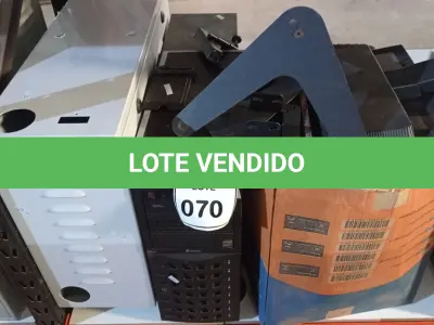 LOTE 070 - 01 BANCO DE BATERIAS (VAZIO), 01 SERVIDOR MARCA ITAUTEC E 01 CAIXA COM PEÇAS DE COMPUTADORES E PERIFÉRICOS DIVERSOS. (NO ESTADO) ATENÇÃO! FAZER A VISITAÇÃO ANTES DE ARREMATAR, NÃO SABEMOS SE FUNCIONA, LEILÃO NÃO TEM GARANTIA E NEM DEVOLUÇÃO, SUJEITO A POSSÍVEIS AVARIAS VISÍVEIS/OCULTAS E/OU AUSÊNCIA DE COMPONENTES.