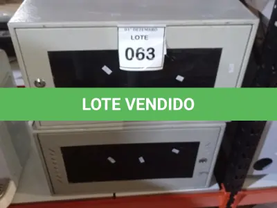 LOTE 063 - 02 MINIS RACKS DE REDE COM PORTA DE ACRÍLICO E FECHADURA. (NO ESTADO) ATENÇÃO! FAZER A VISITAÇÃO ANTES DE ARREMATAR, NÃO SABEMOS SE FUNCIONA, LEILÃO NÃO TEM GARANTIA E NEM DEVOLUÇÃO, SUJEITO A POSSÍVEIS AVARIAS VISÍVEIS/OCULTAS E/OU AUSÊNCIA DE COMPONENTES.