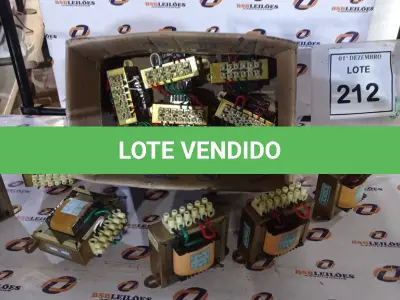 LOTE 212 - 01 LOTE COM VÁRIOS TRANSFORMADORES. (NO ESTADO) ATENÇÃO! FAZER A VISITAÇÃO ANTES DE ARREMATAR, NÃO SABEMOS SE FUNCIONA, LEILÃO NÃO TEM GARANTIA E NEM DEVOLUÇÃO, SUJEITO A POSSÍVEIS AVARIAS VISÍVEIS/OCULTAS E/OU AUSÊNCIA DE COMPONENTES.