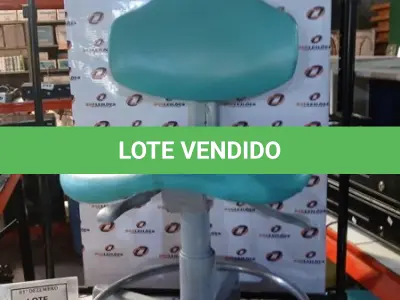LOTE 398 - 01 CADEIRA MOCHO GIRATÓRIA. (NO ESTADO) ATENÇÃO! FAZER A VISITAÇÃO ANTES DE ARREMATAR, NÃO SABEMOS SE FUNCIONA, LEILÃO NÃO TEM GARANTIA E NEM DEVOLUÇÃO, SUJEITO A POSSÍVEIS AVARIAS VISÍVEIS/OCULTAS E/OU AUSÊNCIA DE COMPONENTES.