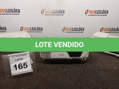 LOTE 165 - 03 PROJETORES MARCA EPSON PARA RETIRADA DE PEÇAS. (NO ESTADO) ATENÇÃO! FAZER A VISITAÇÃO ANTES DE ARREMATAR, NÃO SABEMOS SE FUNCIONA, LEILÃO NÃO TEM GARANTIA E NEM DEVOLUÇÃO, SUJEITO A POSSÍVEIS AVARIAS VISÍVEIS/OCULTAS E/OU AUSÊNCIA DE COMPONENTES.