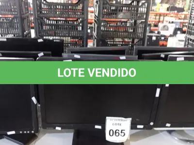 LOTE 065 - 10 MONITORES DE MARCAS E MODELOS DIVERSOS. (NO ESTADO) ATENÇÃO! FAZER A VISITAÇÃO ANTES DE ARREMATAR, NÃO SABEMOS SE FUNCIONA, LEILÃO NÃO TEM GARANTIA E NEM DEVOLUÇÃO, SUJEITO A POSSÍVEIS AVARIAS VISÍVEIS/OCULTAS E/OU AUSÊNCIA DE COMPONENTES.