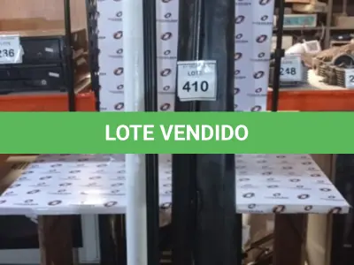 LOTE 410 - 02 TELAS DE PROJEÇÃO RETRATEIS. (NO ESTADO) ATENÇÃO! FAZER A VISITAÇÃO ANTES DE ARREMATAR, NÃO SABEMOS SE FUNCIONA, LEILÃO NÃO TEM GARANTIA E NEM DEVOLUÇÃO, SUJEITO A POSSÍVEIS AVARIAS VISÍVEIS/OCULTAS E/OU AUSÊNCIA DE COMPONENTES.