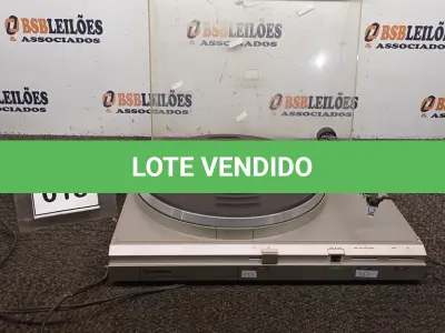 LOTE 018 - 01 TOCA DISCO MARCA GRADIENTE. (NO ESTADO) ATENÇÃO! FAZER A VISITAÇÃO ANTES DE ARREMATAR, NÃO SABEMOS SE FUNCIONA, LEILÃO NÃO TEM GARANTIA E NEM DEVOLUÇÃO, SUJEITO A POSSÍVEIS AVARIAS VISÍVEIS/OCULTAS E/OU AUSÊNCIA DE COMPONENTES.
