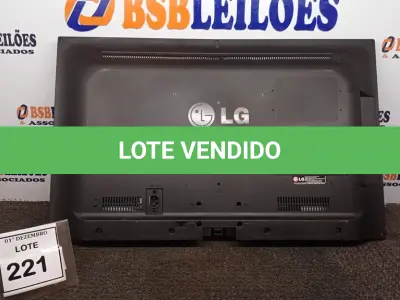 LOTE 221 - 01 TV LCD 32’’ MARCA LG COM CONVERSOR. (NO ESTADO) ATENÇÃO! FAZER A VISITAÇÃO ANTES DE ARREMATAR, NÃO SABEMOS SE FUNCIONA, LEILÃO NÃO TEM GARANTIA E NEM DEVOLUÇÃO, SUJEITO A POSSÍVEIS AVARIAS VISÍVEIS/OCULTAS E/OU AUSÊNCIA DE COMPONENTES.