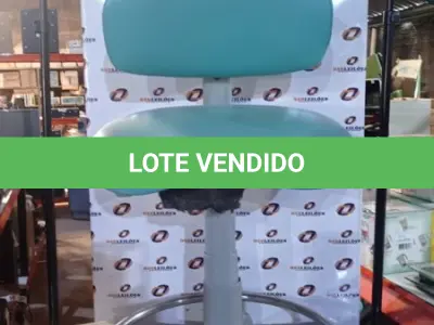 LOTE 370 - 01 CADEIRA MOCHO GIRATÓRIA. (NO ESTADO) ATENÇÃO! FAZER A VISITAÇÃO ANTES DE ARREMATAR, NÃO SABEMOS SE FUNCIONA, LEILÃO NÃO TEM GARANTIA E NEM DEVOLUÇÃO, SUJEITO A POSSÍVEIS AVARIAS VISÍVEIS/OCULTAS E/OU AUSÊNCIA DE COMPONENTES.