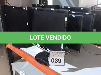 LOTE 039 - 08 MONITORES DE MARCAS E MODELOS DIVERSOS. (NO ESTADO) ATENÇÃO! FAZER A VISITAÇÃO ANTES DE ARREMATAR, NÃO SABEMOS SE FUNCIONA, LEILÃO NÃO TEM GARANTIA E NEM DEVOLUÇÃO, SUJEITO A POSSÍVEIS AVARIAS VISÍVEIS/OCULTAS E/OU AUSÊNCIA DE COMPONENTES.