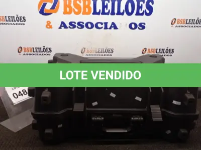 LOTE 048 - 01 MALETA CASE. (NO ESTADO) ATENÇÃO! FAZER A VISITAÇÃO ANTES DE ARREMATAR, NÃO SABEMOS SE FUNCIONA, LEILÃO NÃO TEM GARANTIA E NEM DEVOLUÇÃO, SUJEITO A POSSÍVEIS AVARIAS VISÍVEIS/OCULTAS E/OU AUSÊNCIA DE COMPONENTES.