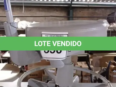 LOTE 356 - 01 CADEIRA MOCHO GIRATÓRIA. (NO ESTADO) ATENÇÃO! FAZER A VISITAÇÃO ANTES DE ARREMATAR, NÃO SABEMOS SE FUNCIONA, LEILÃO NÃO TEM GARANTIA E NEM DEVOLUÇÃO, SUJEITO A POSSÍVEIS AVARIAS VISÍVEIS/OCULTAS E/OU AUSÊNCIA DE COMPONENTES.
