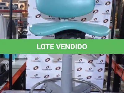 LOTE 348 - 01 CADEIRA MOCHO GIRATÓRIA. (NO ESTADO) ATENÇÃO! FAZER A VISITAÇÃO ANTES DE ARREMATAR, NÃO SABEMOS SE FUNCIONA, LEILÃO NÃO TEM GARANTIA E NEM DEVOLUÇÃO, SUJEITO A POSSÍVEIS AVARIAS VISÍVEIS/OCULTAS E/OU AUSÊNCIA DE COMPONENTES.