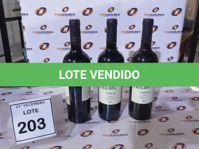 LOTE 203 - 03 GARRAFAS DE VINHO TINTO SECO FINO MALBEC LOTE 44 DE 750ML SAFRA 2020. (NO ESTADO) ATENÇÃO! FAZER A VISITAÇÃO ANTES DE ARREMATAR, NÃO SABEMOS SE FUNCIONA, LEILÃO NÃO TEM GARANTIA E NEM DEVOLUÇÃO, SUJEITO A POSSÍVEIS AVARIAS VISÍVEIS/OCULTAS E/OU AUSÊNCIA DE COMPONENTES.