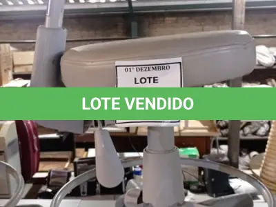 LOTE 374 - 01 CADEIRA MOCHO GIRATÓRIA. (NO ESTADO) ATENÇÃO! FAZER A VISITAÇÃO ANTES DE ARREMATAR, NÃO SABEMOS SE FUNCIONA, LEILÃO NÃO TEM GARANTIA E NEM DEVOLUÇÃO, SUJEITO A POSSÍVEIS AVARIAS VISÍVEIS/OCULTAS E/OU AUSÊNCIA DE COMPONENTES.