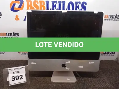LOTE 392 - 01 IMAC APPLE. (NO ESTADO) ATENÇÃO! FAZER A VISITAÇÃO ANTES DE ARREMATAR, NÃO SABEMOS SE FUNCIONA, LEILÃO NÃO TEM GARANTIA E NEM DEVOLUÇÃO, SUJEITO A POSSÍVEIS AVARIAS VISÍVEIS/OCULTAS E/OU AUSÊNCIA DE COMPONENTES.