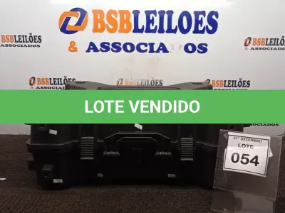 LOTE 054 - 01 MALETA CASE. (NO ESTADO) ATENÇÃO! FAZER A VISITAÇÃO ANTES DE ARREMATAR, NÃO SABEMOS SE FUNCIONA, LEILÃO NÃO TEM GARANTIA E NEM DEVOLUÇÃO, SUJEITO A POSSÍVEIS AVARIAS VISÍVEIS/OCULTAS E/OU AUSÊNCIA DE COMPONENTES.