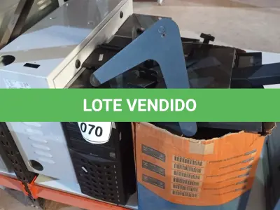 LOTE 070 - 01 BANCO DE BATERIAS (VAZIO), 01 SERVIDOR MARCA ITAUTEC E 01 CAIXA COM PEÇAS DE COMPUTADORES E PERIFÉRICOS DIVERSOS. (NO ESTADO) ATENÇÃO! FAZER A VISITAÇÃO ANTES DE ARREMATAR, NÃO SABEMOS SE FUNCIONA, LEILÃO NÃO TEM GARANTIA E NEM DEVOLUÇÃO, SUJEITO A POSSÍVEIS AVARIAS VISÍVEIS/OCULTAS E/OU AUSÊNCIA DE COMPONENTES.