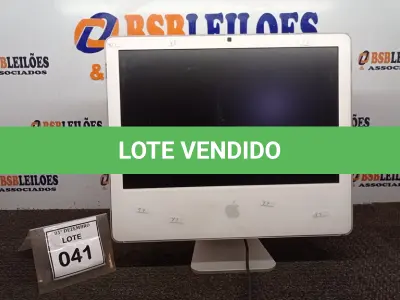 LOTE 041 - 01 IMAC APPLE. (NO ESTADO) ATENÇÃO! FAZER A VISITAÇÃO ANTES DE ARREMATAR, NÃO SABEMOS SE FUNCIONA, LEILÃO NÃO TEM GARANTIA E NEM DEVOLUÇÃO, SUJEITO A POSSÍVEIS AVARIAS VISÍVEIS/OCULTAS E/OU AUSÊNCIA DE COMPONENTES.