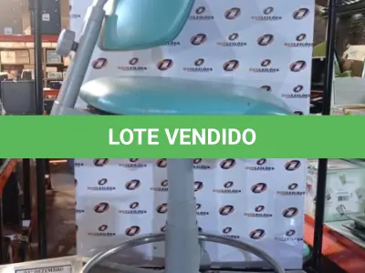 LOTE 370 - 01 CADEIRA MOCHO GIRATÓRIA. (NO ESTADO) ATENÇÃO! FAZER A VISITAÇÃO ANTES DE ARREMATAR, NÃO SABEMOS SE FUNCIONA, LEILÃO NÃO TEM GARANTIA E NEM DEVOLUÇÃO, SUJEITO A POSSÍVEIS AVARIAS VISÍVEIS/OCULTAS E/OU AUSÊNCIA DE COMPONENTES.