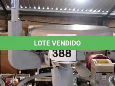 LOTE 388 - 01 CADEIRA MOCHO GIRATÓRIA. (NO ESTADO) ATENÇÃO! FAZER A VISITAÇÃO ANTES DE ARREMATAR, NÃO SABEMOS SE FUNCIONA, LEILÃO NÃO TEM GARANTIA E NEM DEVOLUÇÃO, SUJEITO A POSSÍVEIS AVARIAS VISÍVEIS/OCULTAS E/OU AUSÊNCIA DE COMPONENTES.