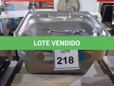 LOTE 218 - 01 BEBEDOURO EM INOX DE PAREDE. (NO ESTADO) ATENÇÃO! FAZER A VISITAÇÃO ANTES DE ARREMATAR, NÃO SABEMOS SE FUNCIONA, LEILÃO NÃO TEM GARANTIA E NEM DEVOLUÇÃO, SUJEITO A POSSÍVEIS AVARIAS VISÍVEIS/OCULTAS E/OU AUSÊNCIA DE COMPONENTES.
