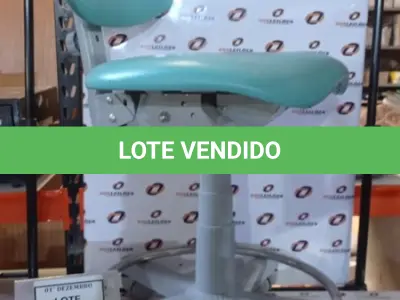LOTE 416 - 01 CADEIRA MOCHO GIRATÓRIA. (NO ESTADO) ATENÇÃO! FAZER A VISITAÇÃO ANTES DE ARREMATAR, NÃO SABEMOS SE FUNCIONA, LEILÃO NÃO TEM GARANTIA E NEM DEVOLUÇÃO, SUJEITO A POSSÍVEIS AVARIAS VISÍVEIS/OCULTAS E/OU AUSÊNCIA DE COMPONENTES.